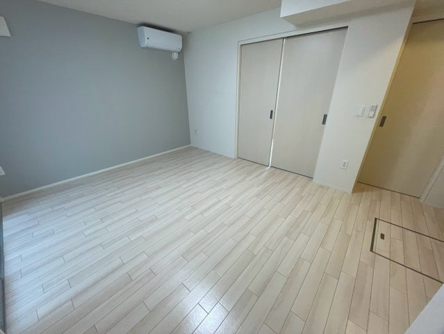 アルバ西岡本の居間・リビング