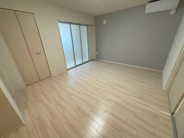 アルバ西岡本の居間・リビング