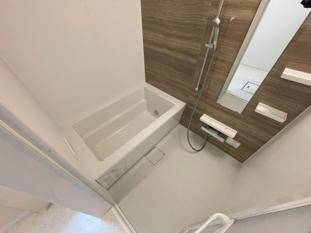 アルバ西岡本の浴室