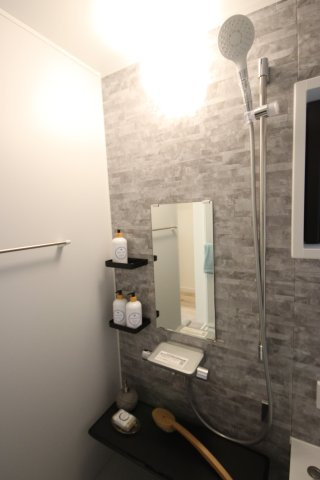 【浴室】 | 《仲介手数料無料》上尾市緑丘５丁目17-36(全1戸)新築一戸建てクレール | 撮影日 2025年3月15日 15:50 曇り