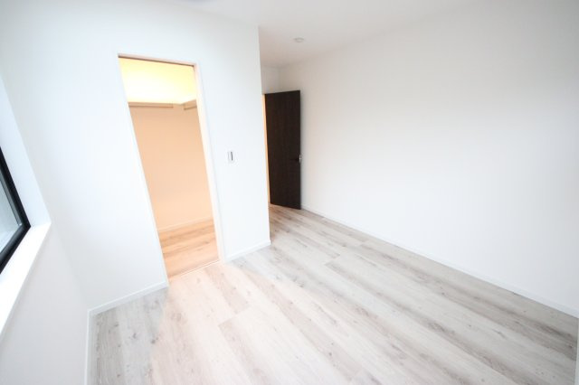 【洋室】 | 《仲介手数料無料》上尾市緑丘５丁目17-36(全1戸)新築一戸建てクレール | 撮影日 2025年3月15日 15:50 曇り