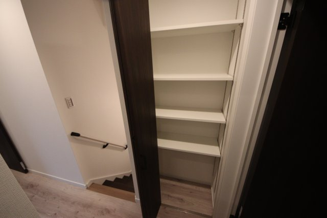 【収納】 | 《仲介手数料無料》上尾市緑丘５丁目17-36(全1戸)新築一戸建てクレール | 撮影日 2025年3月15日 15:50 曇り