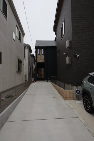 【外観】 | 《仲介手数料無料》上尾市緑丘５丁目17-36(全1戸)新築一戸建てクレール | 撮影日 2025年3月15日 15:50 曇り