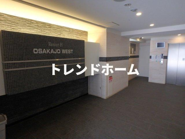 レジュールアッシュ大阪城WESTのエントランス|選べる家電プランあり！！