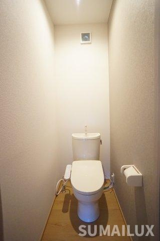 黒髪6丁目戸建のトイレ