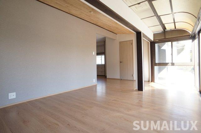 黒髪6丁目戸建の居間・リビング