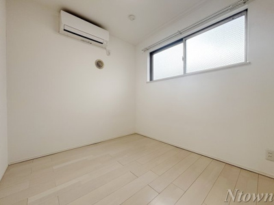 【その他】 | K＆K | 落ち着いた色調の洋室です