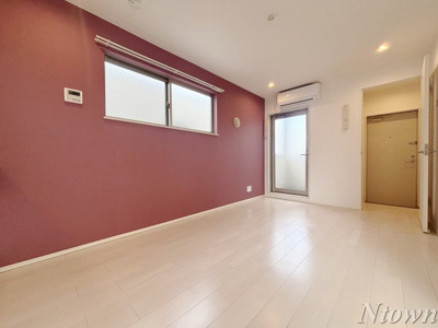 【居間・リビング】 | K＆K | こちらのリビングで趣味の時間をお楽しみください