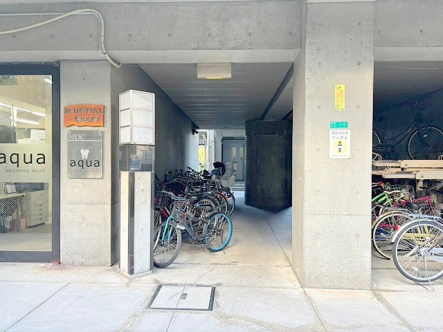 メゾンサクラ11期　北棟のエントランス