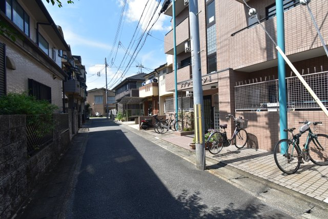 オブリガード西京の周辺|前面道路