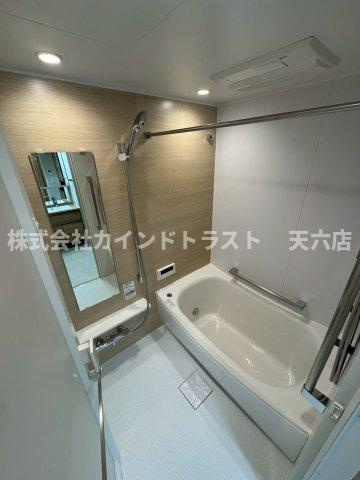 ソルティア東梅田の浴室|大きなスペースがあり、収納には困りません