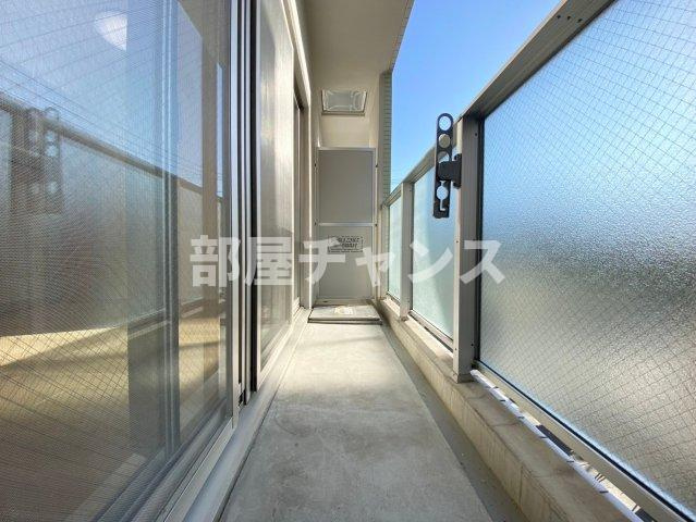 RAFFLE SHINSAKAEのバルコニー