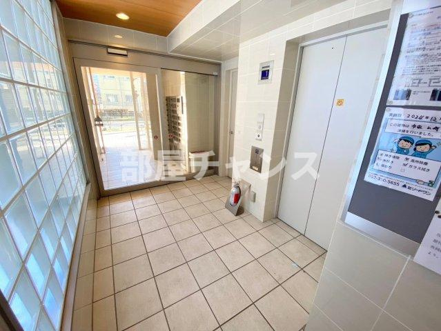 RAFFLE SHINSAKAEのロビー