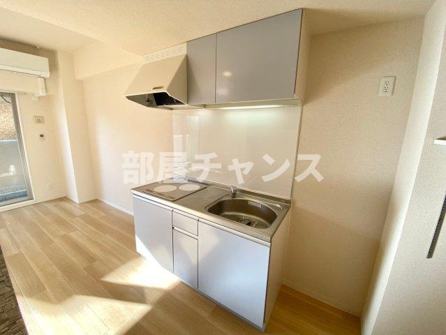 RAFFLE SHINSAKAEのキッチン