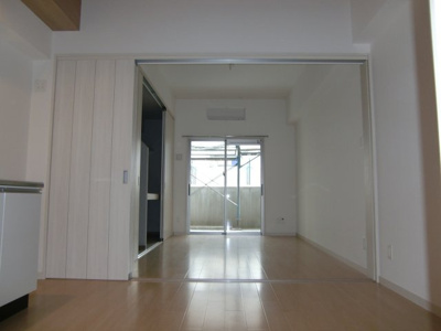 【居間・リビング】 | ウイングス八幡駅前 | 退去予定ですが大人気物件ですので、是非一度ご検討下さい。
