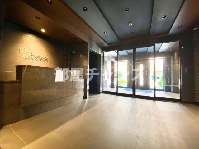 プレサンスSAKAEフロントのロビー