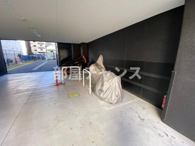 プレサンスSAKAEフロントの駐車場