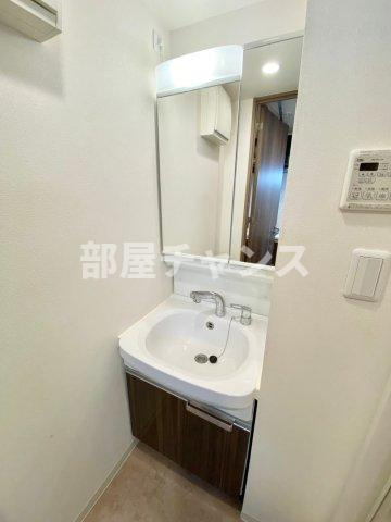 プレサンスSAKAEフロントの独立洗面台