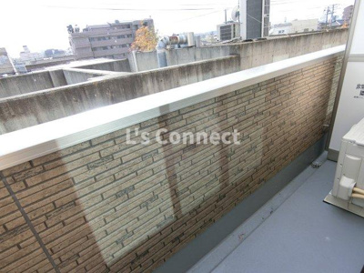 【バルコニー】 | アンセル泉中央 | ３階のお部屋で洗濯物もたくさん干せます。