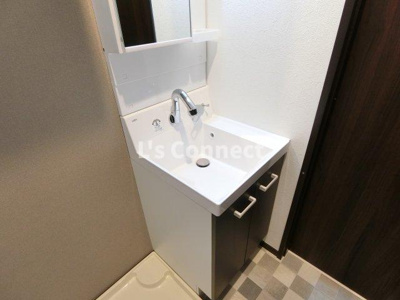 【洗面所】 | アンセル泉中央 | 朝の支度もスムーズな独立洗面台。