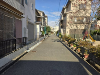 【前面道路含む現地写真】