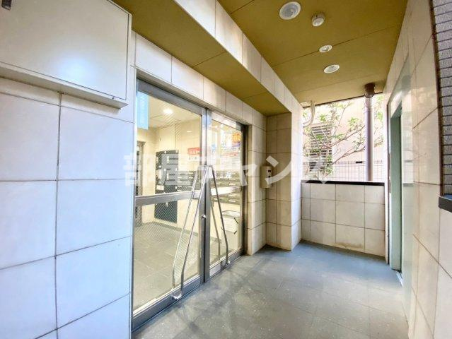 マルティーノ新栄のエントランス