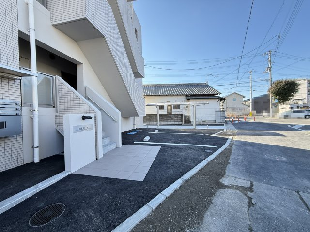 オリエンスの駐車場