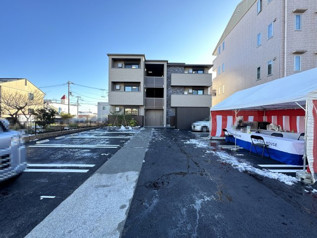 ベレオ高そねの駐車場