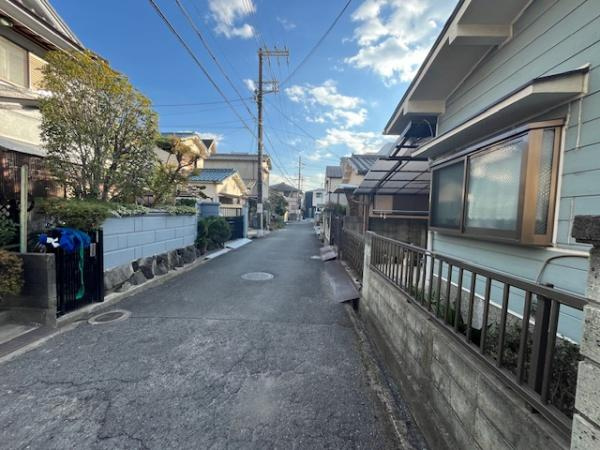 【前面道路含む現地写真】