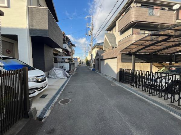 【前面道路含む現地写真】