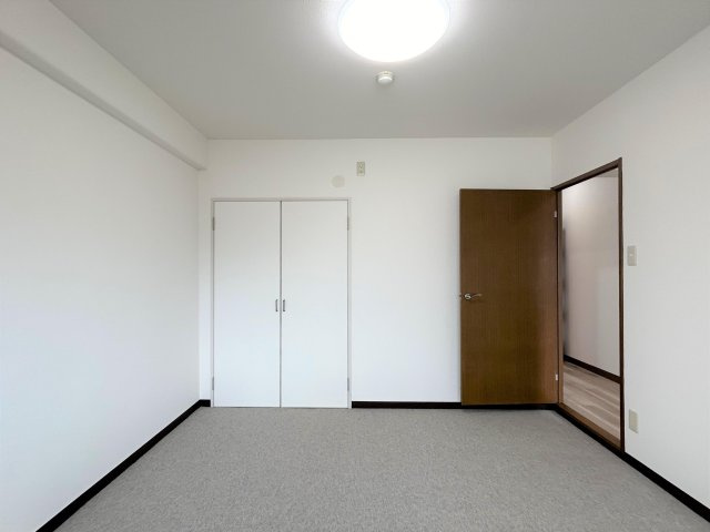 セルヴィ21知寄町の洋室