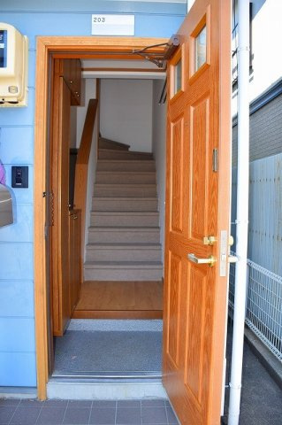 クレセント新町Ⅱの玄関