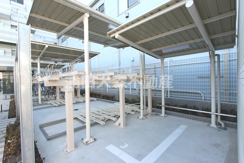 AZESTアゼスト千鳥町のその他共用部分|屋根付き駐輪場　