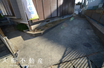 【駐車場】 | 海老名市杉久保南３丁目　中古戸建て【仲介手数料無料】