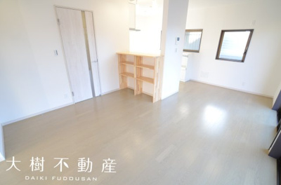 【居間・リビング】 | 海老名市杉久保南３丁目　中古戸建て