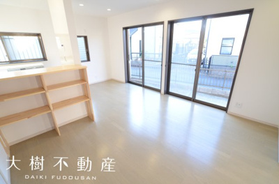 【居間・リビング】 | 海老名市杉久保南３丁目　中古戸建て【仲介手数料無料】