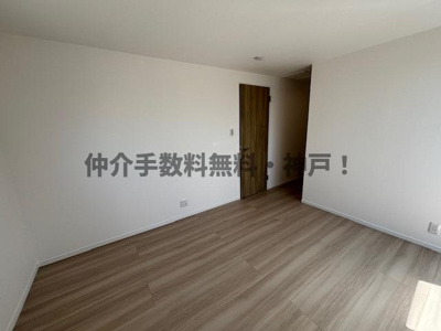 【洋室】 | 神戸市西区富士見が丘２丁目　新築戸建２号棟　仲介手数料無料！ | ゆったりした洋室です