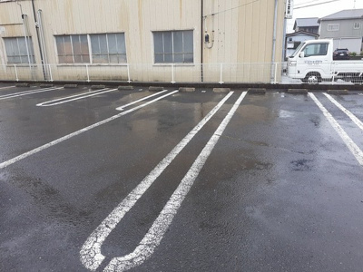 【駐車場】 | ヴィラプリムローズC | 駐車スペースもあります