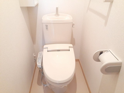 【トイレ】 | ヴィラプリムローズC | 落ち着いたトイレです