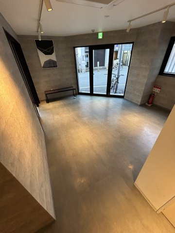 グランデュース難波桜川のエントランス