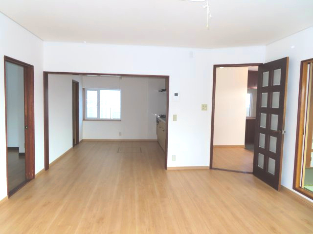 【居間・リビング】 | 北見市美山町西４丁目５０番地２０４ 平屋建中古売家