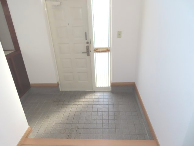 【玄関】 | 北見市美山町西４丁目５０番地２０４ 平屋建中古売家