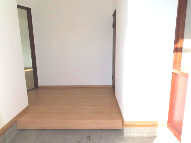 【玄関】 | 北見市美山町西４丁目５０番地２０４ 平屋建中古売家