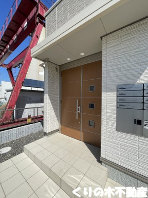 【エントランス】 | シャーメゾンルシエール | 毎日通るエントランスはこのようになっています