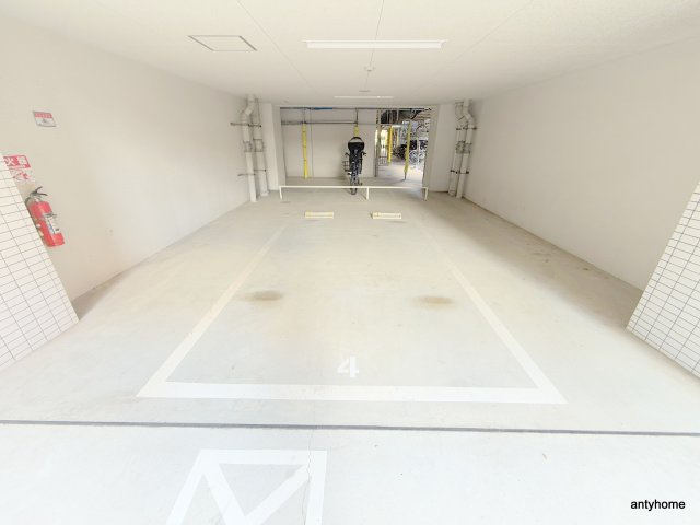 エステムコート難波サウスプレイスⅢラ・パーク　仲介手数料無料の駐車場