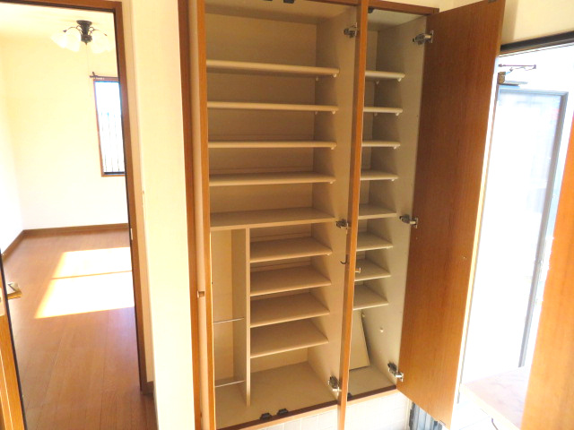 神川町大字新里　中古1200ｵｰﾅｰﾁｪﾝｼﾞ(売賃貸住宅）の玄関