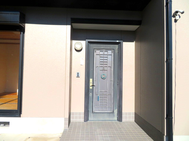 神川町大字新里　中古1200ｵｰﾅｰﾁｪﾝｼﾞ(売賃貸住宅）の玄関