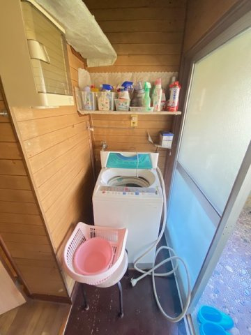 都城市下川東１丁目の中古一戸建の脱衣所|洗濯機置場