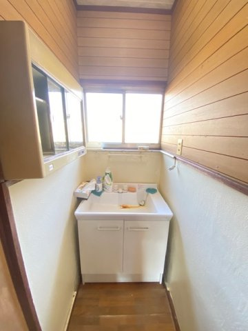 都城市下川東１丁目の中古一戸建の洗面所