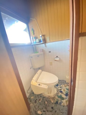都城市下川東１丁目の中古一戸建のトイレ
